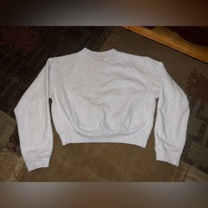 Aritzia TNA Cozy AF fleece crop crewneck in light grey size small